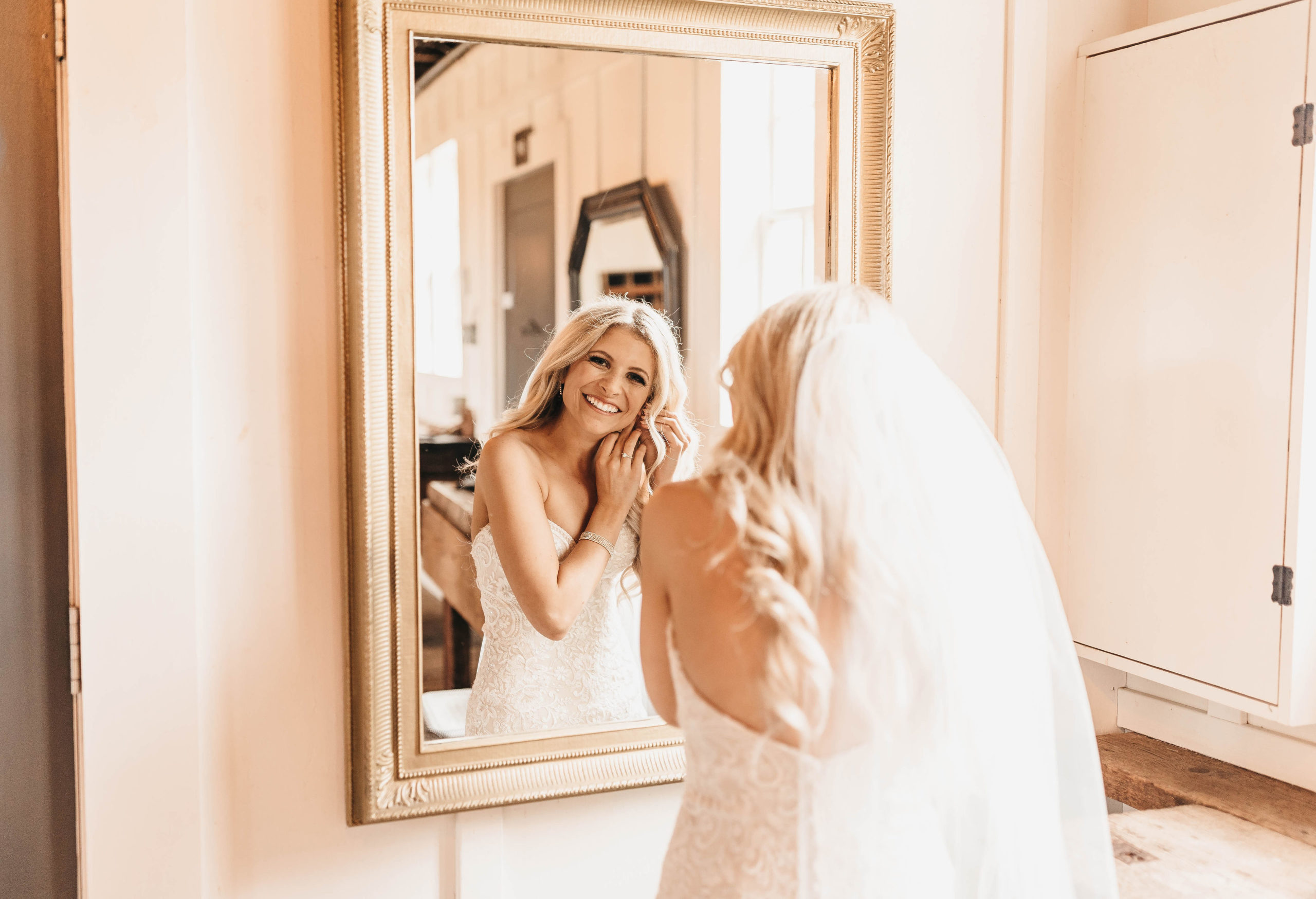 wedding getting ready spaces photography