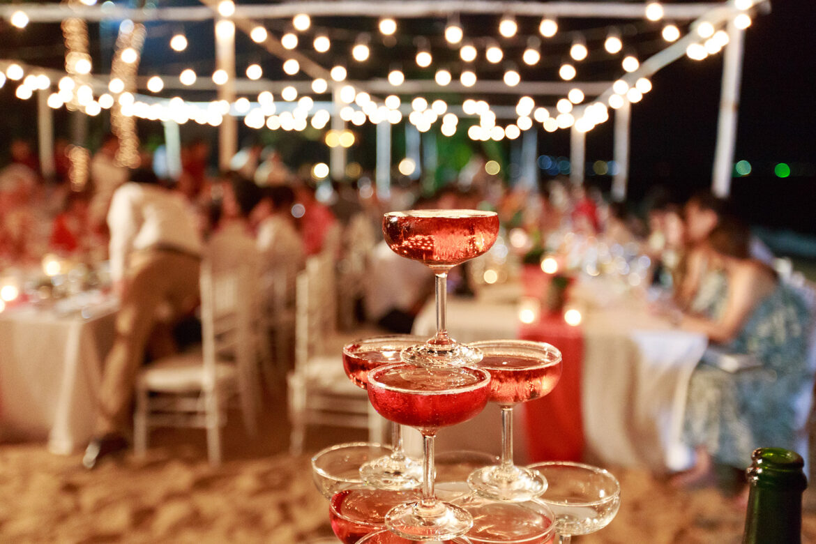 Cocktail Hour Wedding Coverage: A Photographer’s Complete Guide