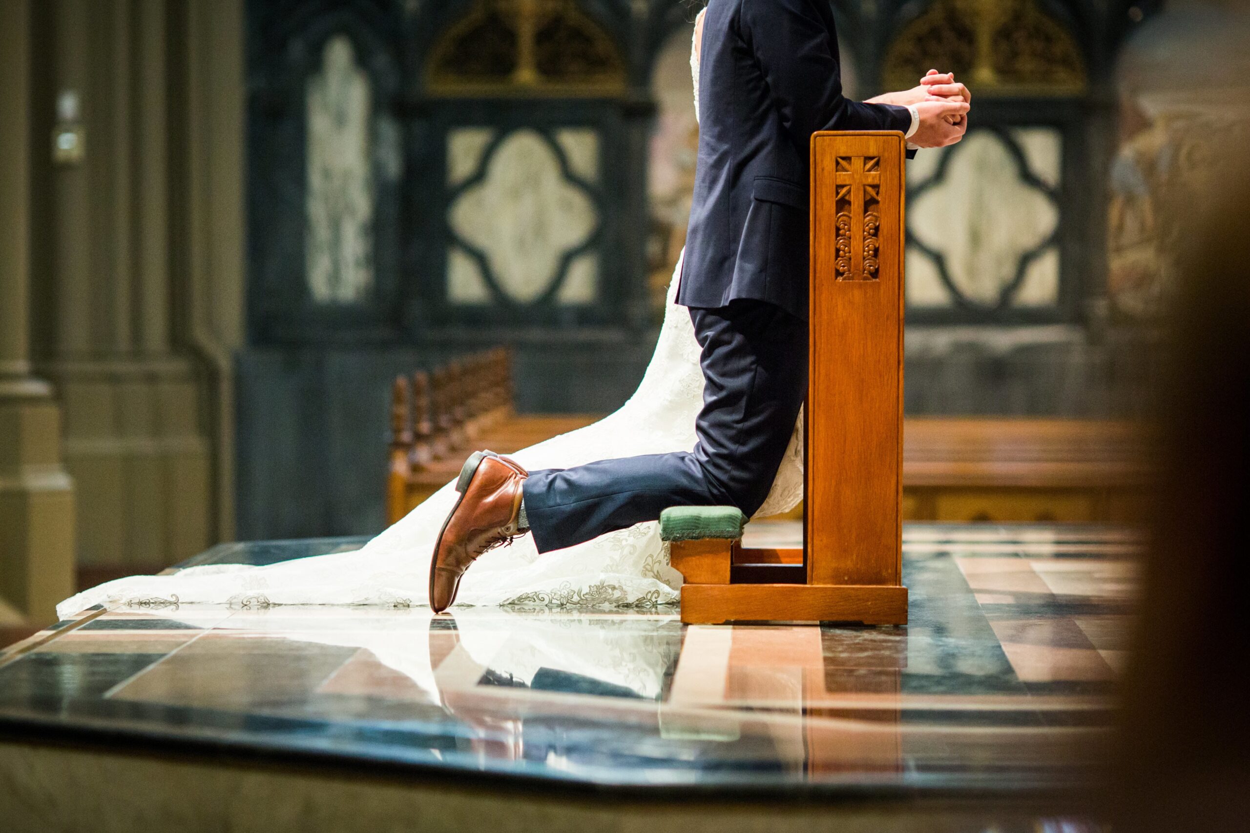 silent wedding ceremony photography