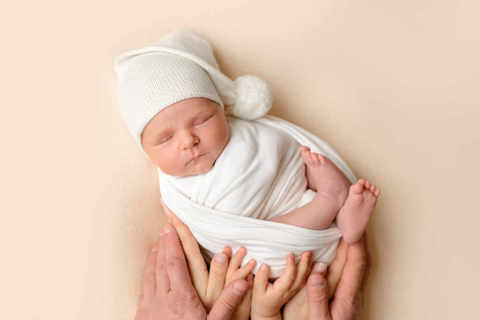Newborn Photography Posing Ideas for Beginners: A Practical Guide from Photography.FYI