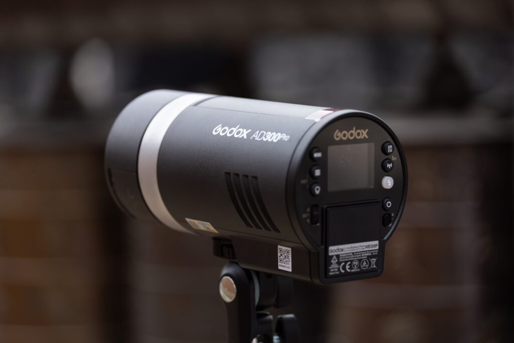 Neewer Q4 Pro review - Neewer Q4 Pro 400Ws Flash Review for Working Photographers